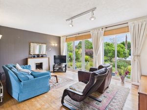 Living room - click for photo gallery